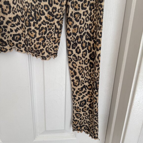 NWOT UO Out From Under Women's Leopard Print Gracen Turtleneck Top Size Large - Picture 12 of 16